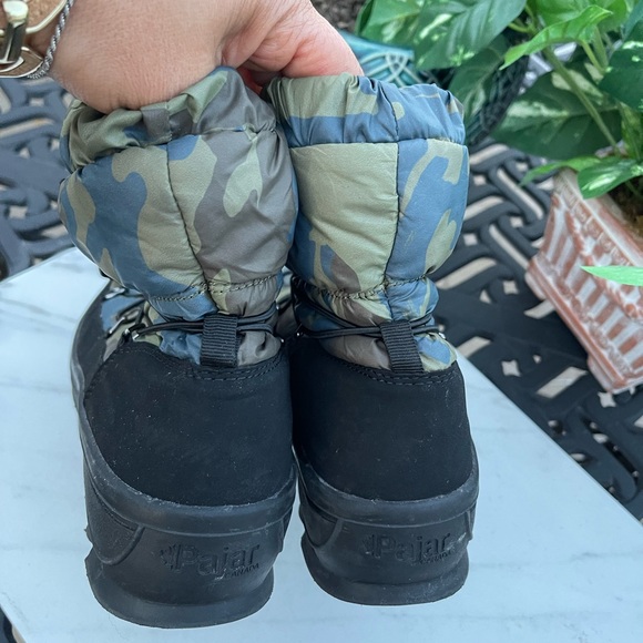 Pajar winter boots for boys size 4 - Picture 2 of 6